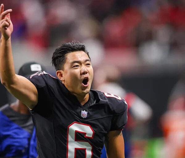 Why Koo’s Bizarre Kicking Style Is Making NFL Fans Anxious: A Deep Dive into His Unusual Form